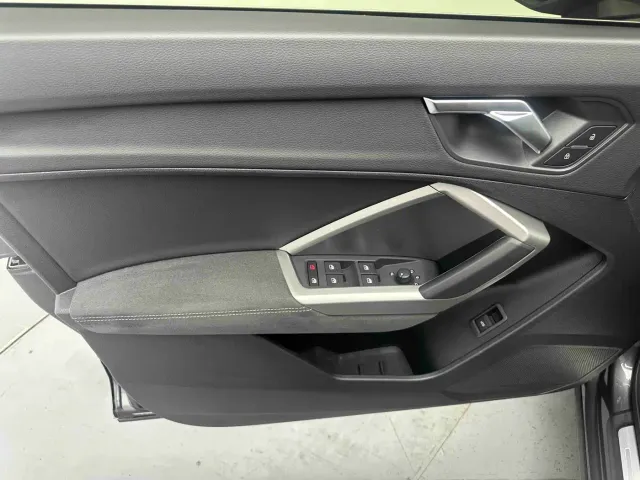 Audi Q3 — Фото автомобиля 10