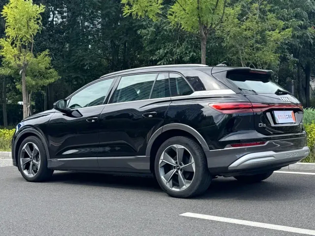 Audi Q5 e-tron — Фото автомобиля 4