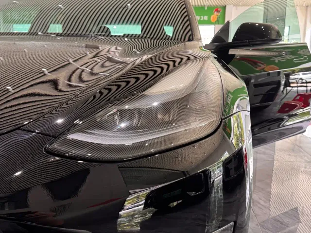 Tesla Model 3 — Фото автомобиля 19