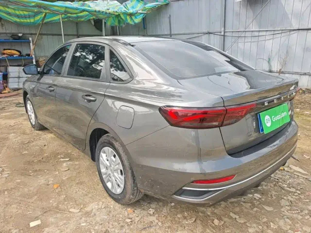 Geely Emgrand — Фото автомобиля 4