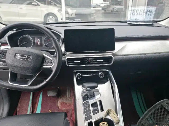 Geely Binyue — Фото автомобиля 7