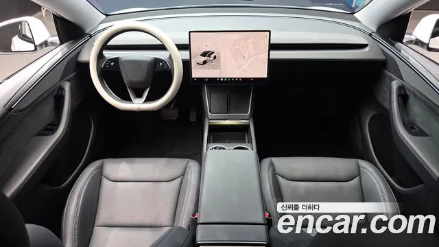 Tesla Model Y — Фото автомобиля 10