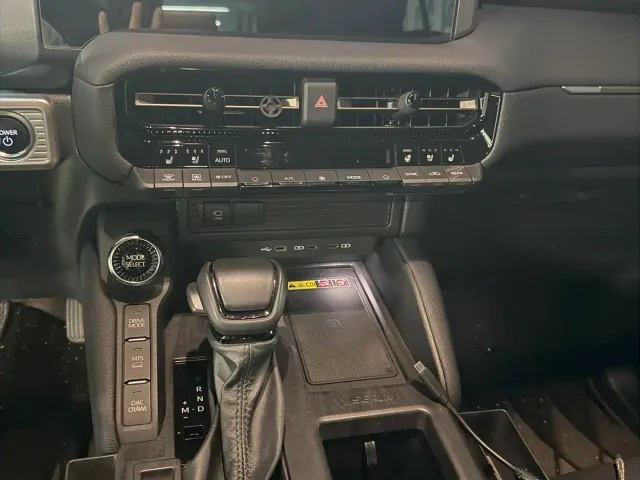 Toyota Prado — Фото автомобиля 15