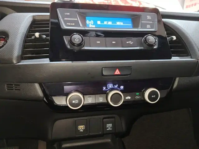 Honda Fit — Фото автомобиля 12