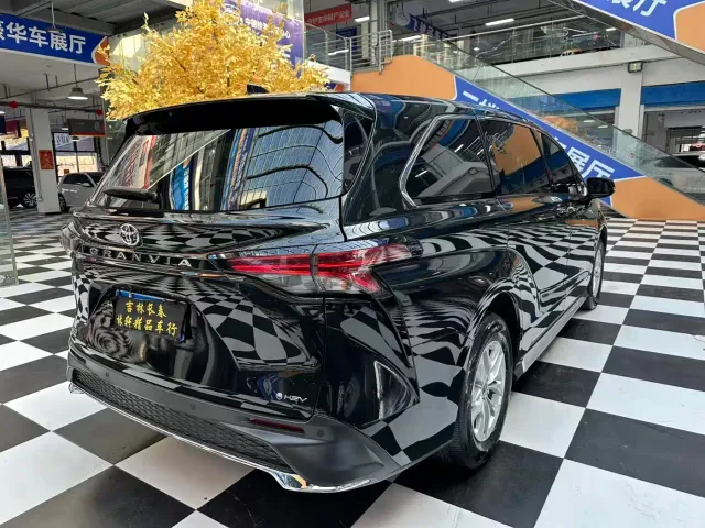 Toyota Granvia — Фото автомобиля 9