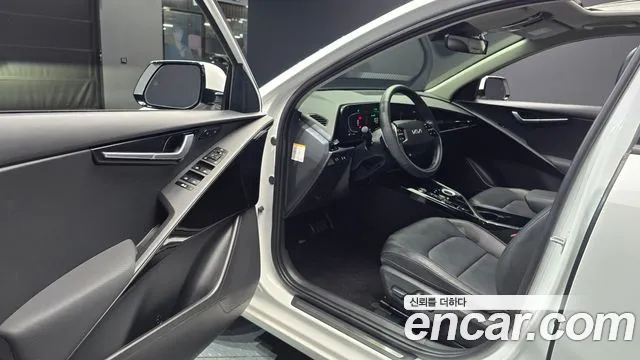 Kia Niro The All New Niro Signature — Фото автомобиля 10