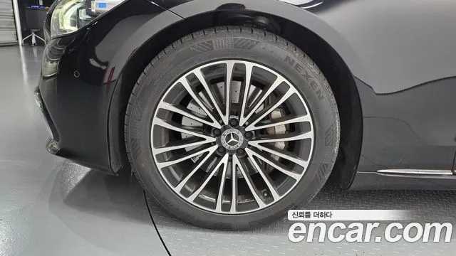 Mercedes-Benz S-Class — Фото автомобиля 4