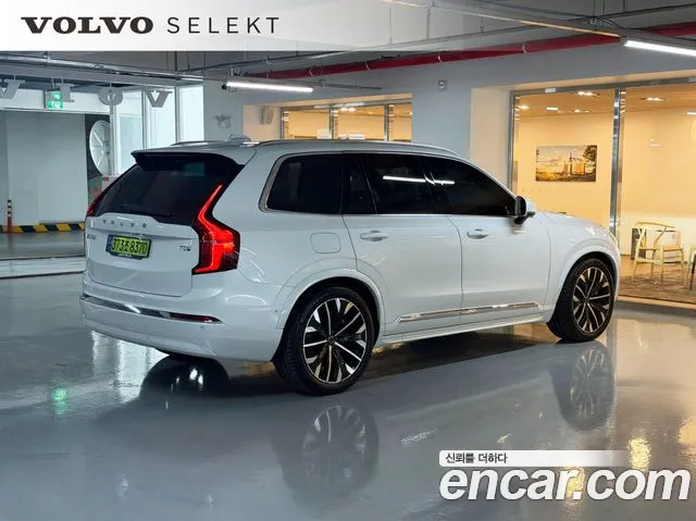 Volvo XC90 — Фото автомобиля 2