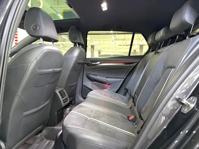 Volkswagen Golf — Фото автомобиля 6