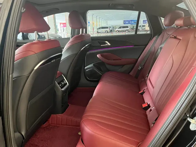 Hongqi H5 — Фото автомобиля 5