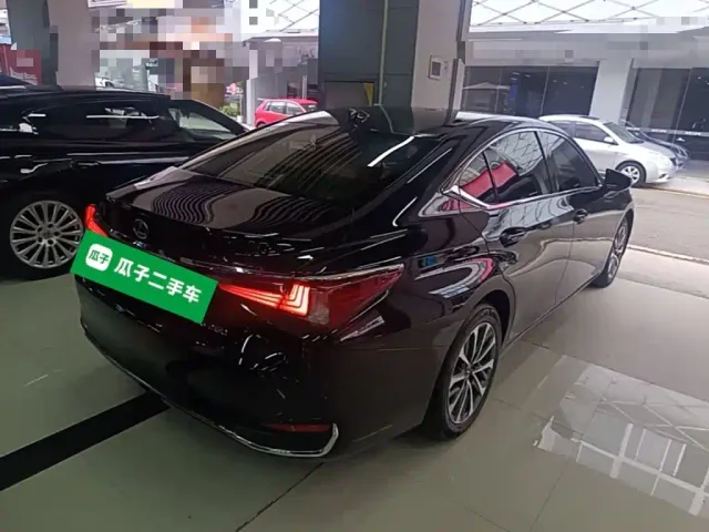 Lexus ES — Фото автомобиля 6