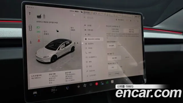 Tesla Model 3 — Фото автомобиля 23