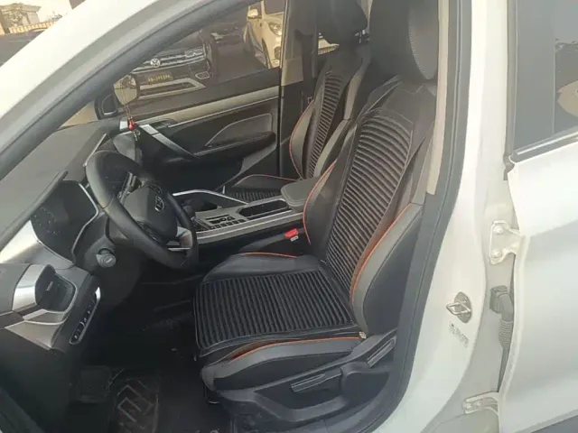 Geely Binyue — Фото автомобиля 14