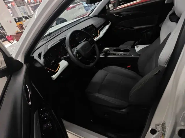 Changan X5 Plus — Фото автомобиля 14