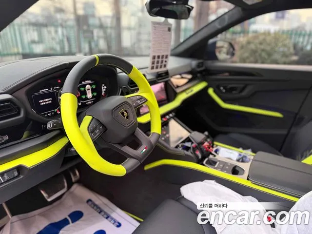 Lamborghini Urus — Фото автомобиля 8