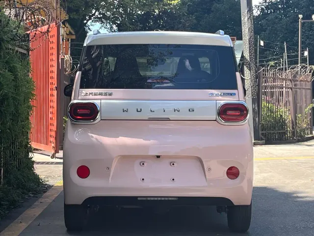 Wuling Hongguang Mini EV — Фото автомобиля 13
