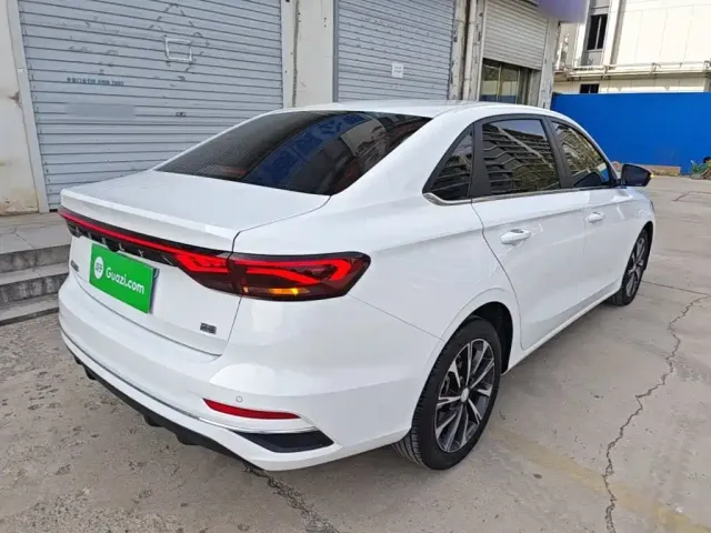Geely Emgrand — Фото автомобиля 6
