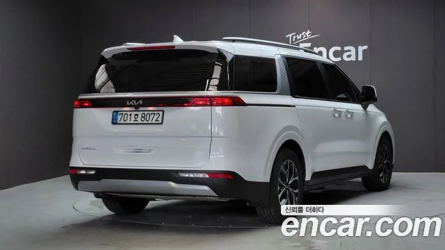 Kia Canival Carnival 4 поколение Бензин 11 мест Prestige — Фото автомобиля 2