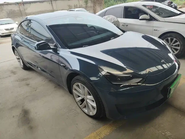 Tesla Model 3 — Фото автомобиля 3
