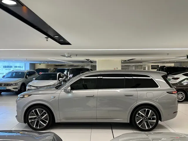 Li Auto L9 — Фото автомобиля 4