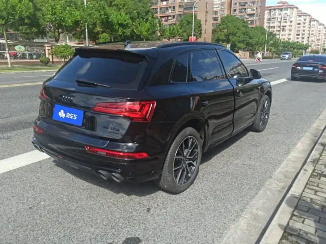 Audi Q5L — Фото автомобиля 3