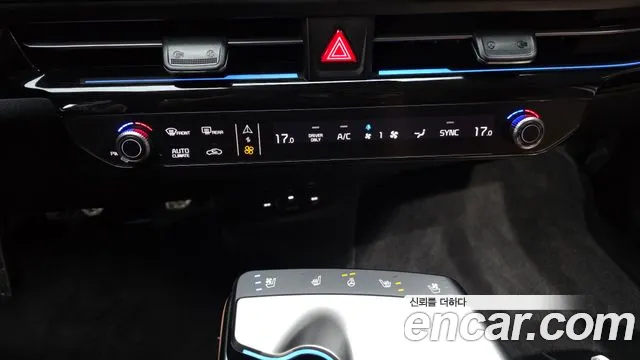 Kia EV6 — Фото автомобиля 24