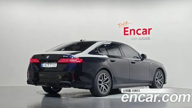 BMW 5 Series G60 — Фото автомобиля 2