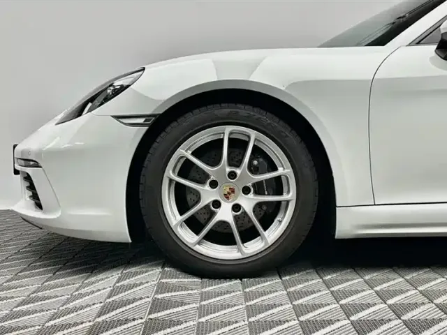 Porsche 718 — Фото автомобиля 8