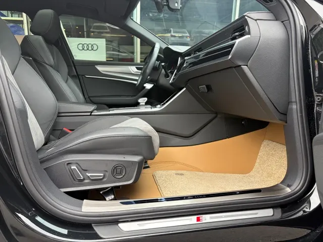 Audi A6L — Фото автомобиля 10