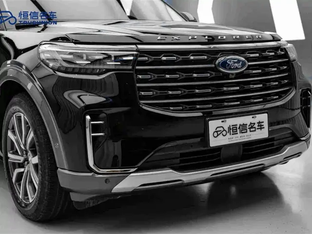 Ford Explorer — Фото автомобиля 9