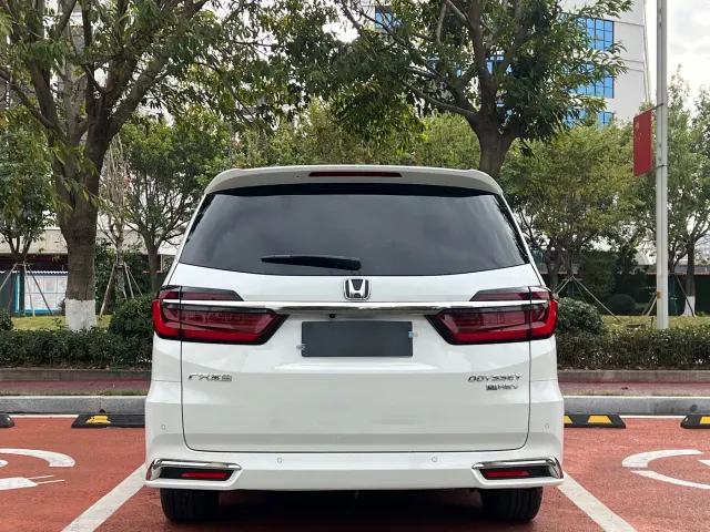 Honda Odyssey — Фото автомобиля 8