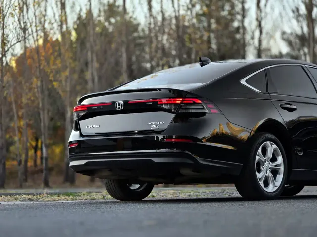 Honda Accord — Фото автомобиля 7