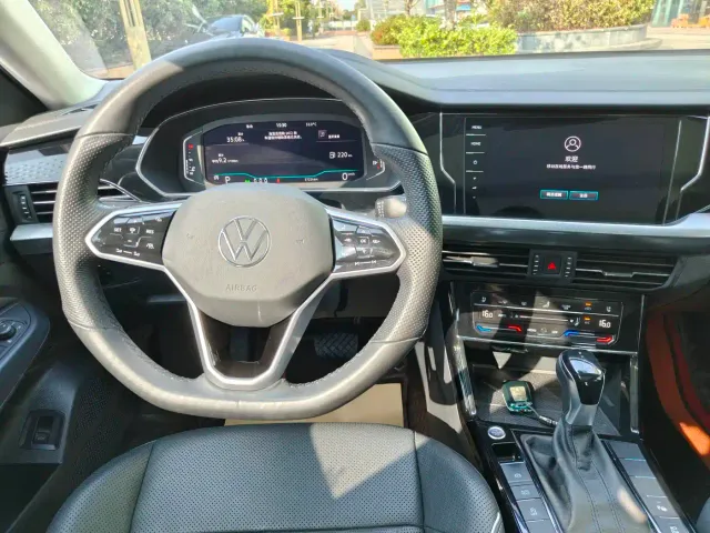 Volkswagen Passat — Фото автомобиля 20
