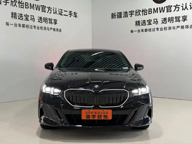 BMW 5 Series — Фото автомобиля 2