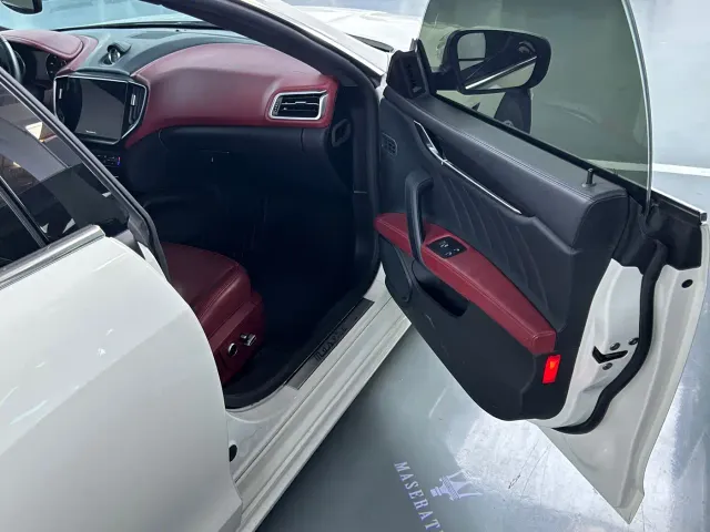 Maserati Ghibli — Фото автомобиля 5