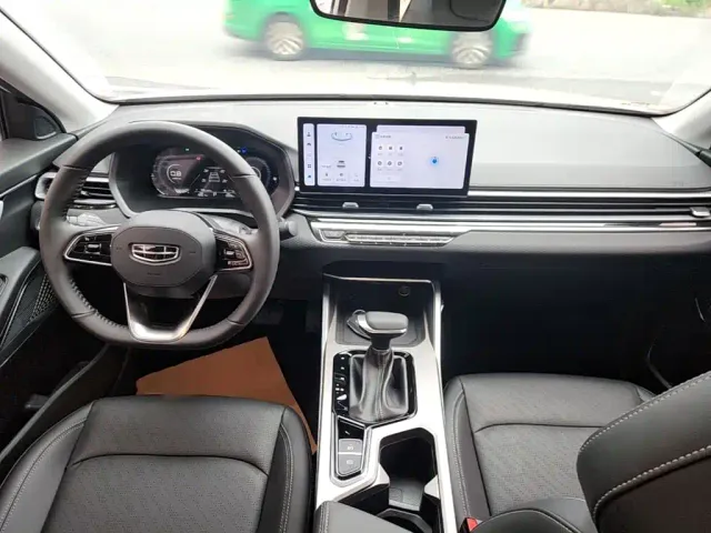 Geely Emgrand — Фото автомобиля 9