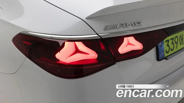 Mercedes-Benz E-Class — Фото автомобиля 20
