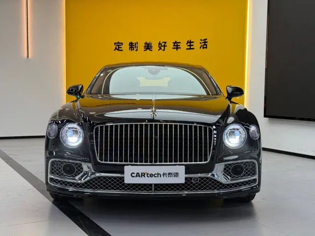 Bentley Flying Spur — Фото автомобиля 2