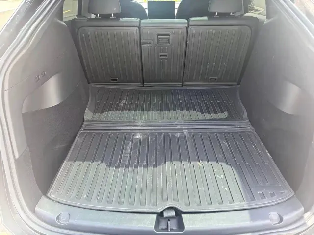Tesla Model Y — Фото автомобиля 17