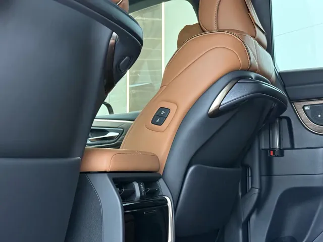 Toyota Alphard — Фото автомобиля 11
