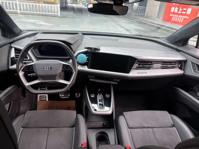 Audi Q5 e-tron — Фото автомобиля 5