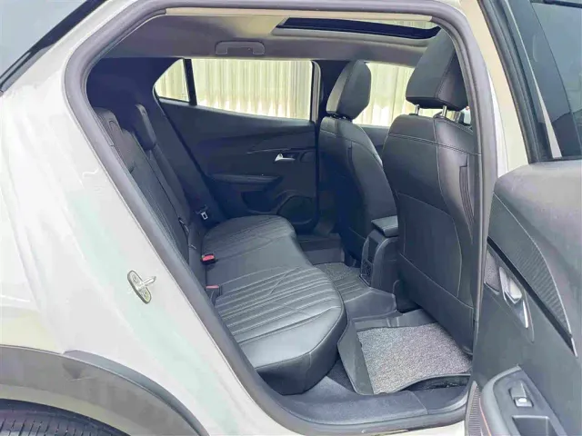 Peugeot 2008 — Фото автомобиля 13