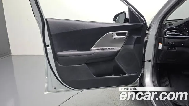 Kia Niro Niro Plus Air — Фото автомобиля 24