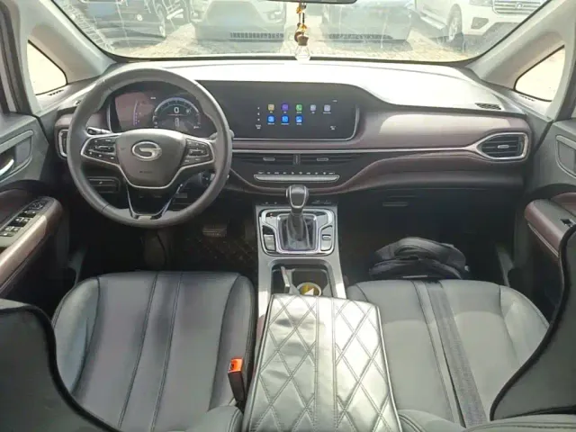 GAC Trumpchi M6 — Фото автомобиля 9