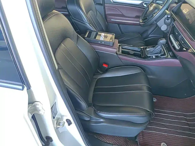 GAC Trumpchi M6 — Фото автомобиля 24