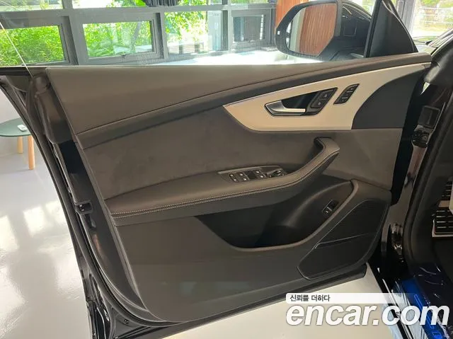 Audi Q8 50 TDI quattro Premium — Фото автомобиля 10