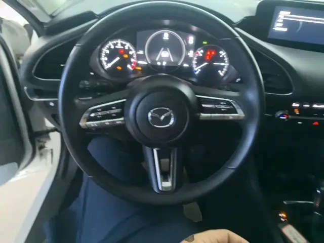 Mazda Axela — Фото автомобиля 6
