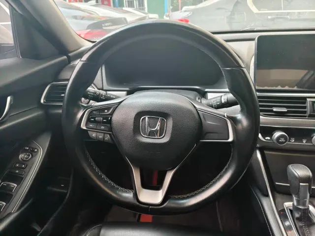 Honda Accord — Фото автомобиля 16