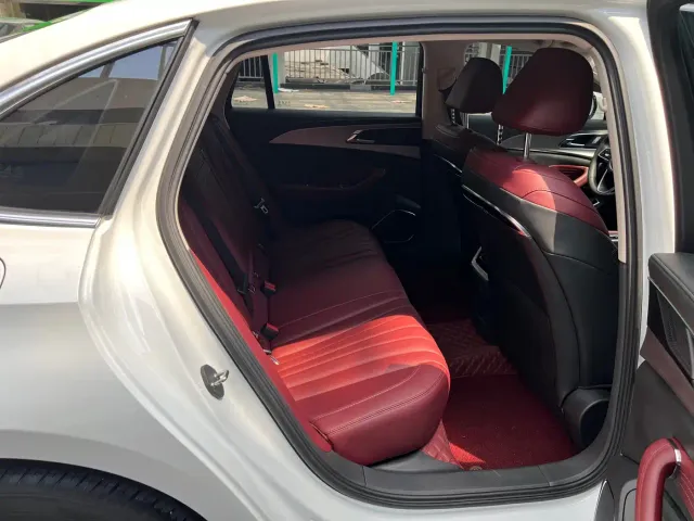 Hongqi H5 — Фото автомобиля 7