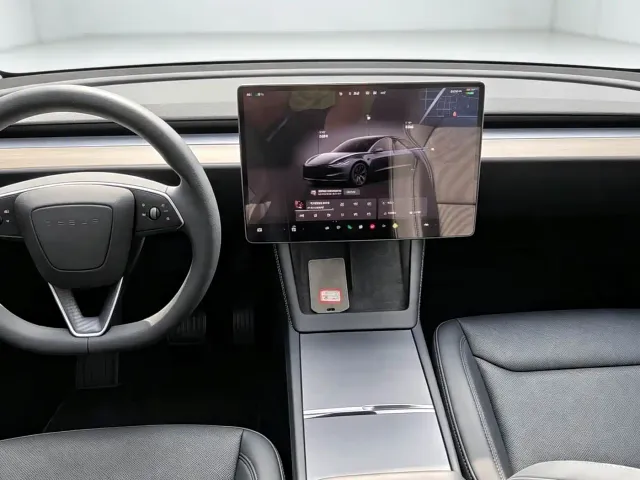 Tesla Model 3 — Фото автомобиля 5